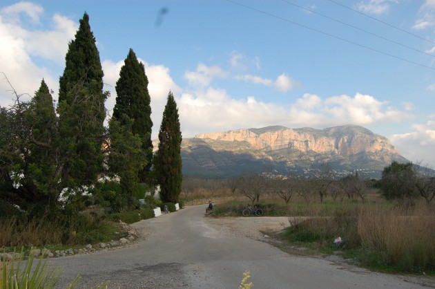 Foto recorrido al Montgo y los cipreses